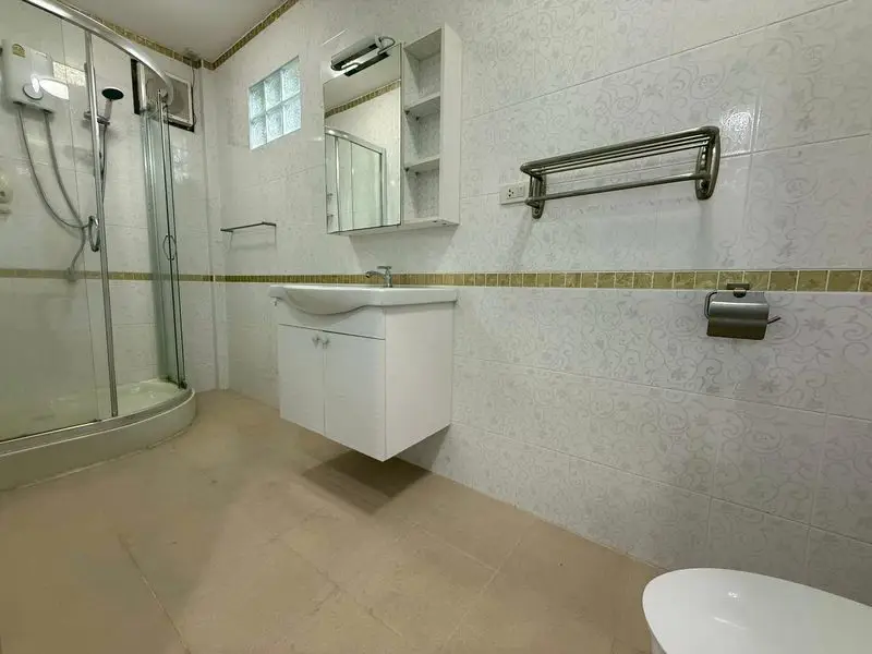 Baan Dusit House an exceptional villa project located in  Pattaya, Chonburi. With its salubrious design and well-maintained gardens