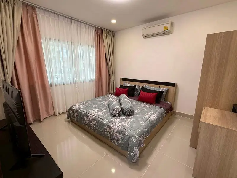  Baan Dusit Pattaya View (Project 4) 3 Bedroom for sale in Prime Location  2.5 km from clean beaches, 15 min to Pattaya City! Close to top attractions: and Water Parks