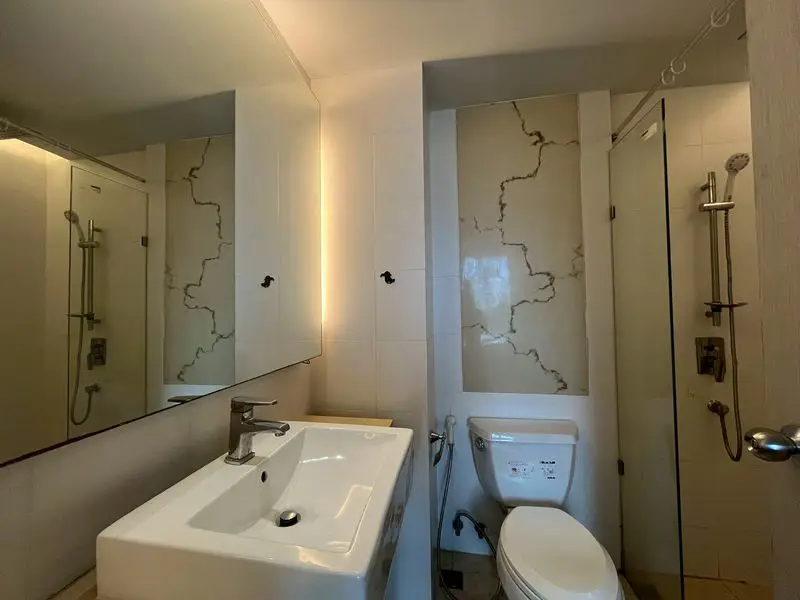  1 bed condo Jomtien Located close to major landmarks such as Jomtien Night Market, Bali Hai Pier, Greenway Golf Course, South Pattaya Beach