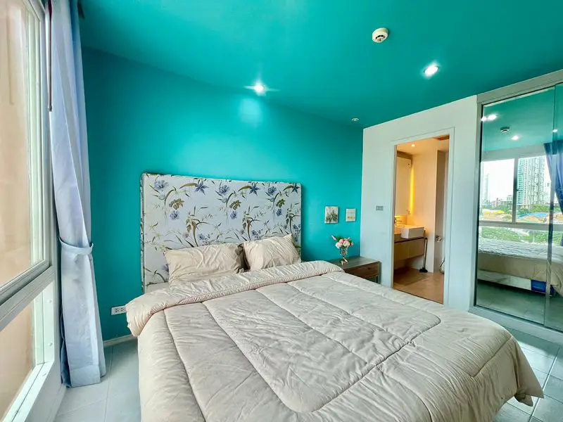 2 bed Condo Jomtien at Atlantis located close to major landmarks   a model beach, waterfall curtain pool, river bridge, giant ship, or a children's water park. There is also a jacuzzi