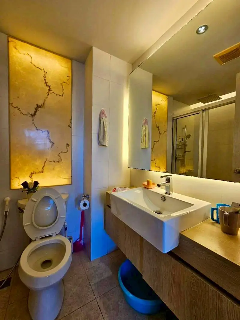 Atlantis Condo Resort 2 Bedroom   Communal Pool - Gardens - On-site Bars and Restaurants - Fitness Center - Jacuzzi  - Car Parking - Passenger Elevators