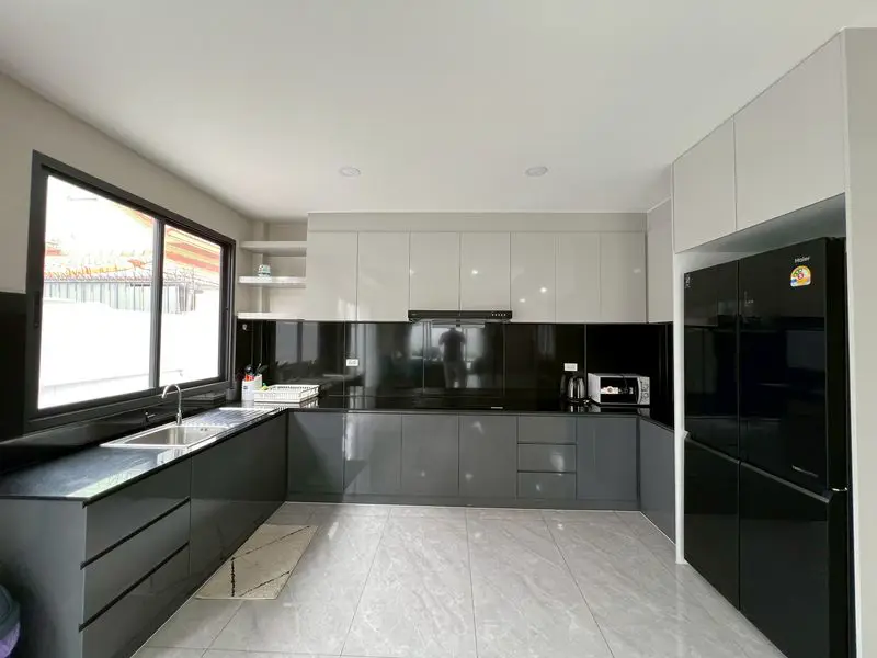 Eakmongkol Pool Village 2 Jomtien 5 Bedroom for sale 5 Bedrooms 6 Bathrooms ☑ Land Size 320 Sqm Living Size 266 Sqm  Fully Furnished