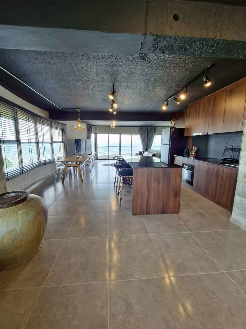 Metro-Jomtien Condotel:  1 bedroom condo located in a prime location next to the Jomtien Beach South for sale