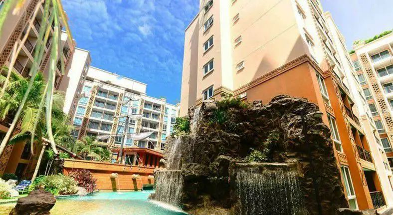  1 bed condo Jomtien Located close to major landmarks such as Jomtien Night Market, Bali Hai Pier, Greenway Golf Course, South Pattaya Beach