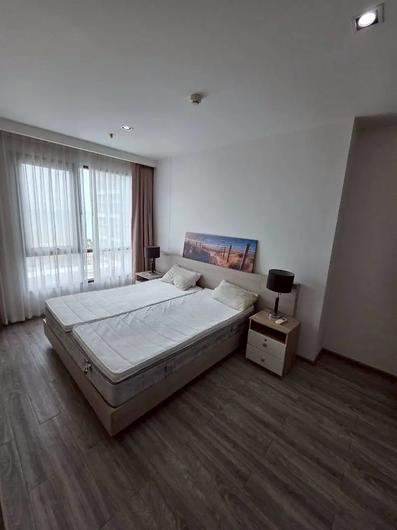 1 bed seaview condo at Aeras  near Jomtien Beach.  5-star facilities to let you enjoy a 360-degree overlooking with wonderful Pattaya Bay and Pattaya views.