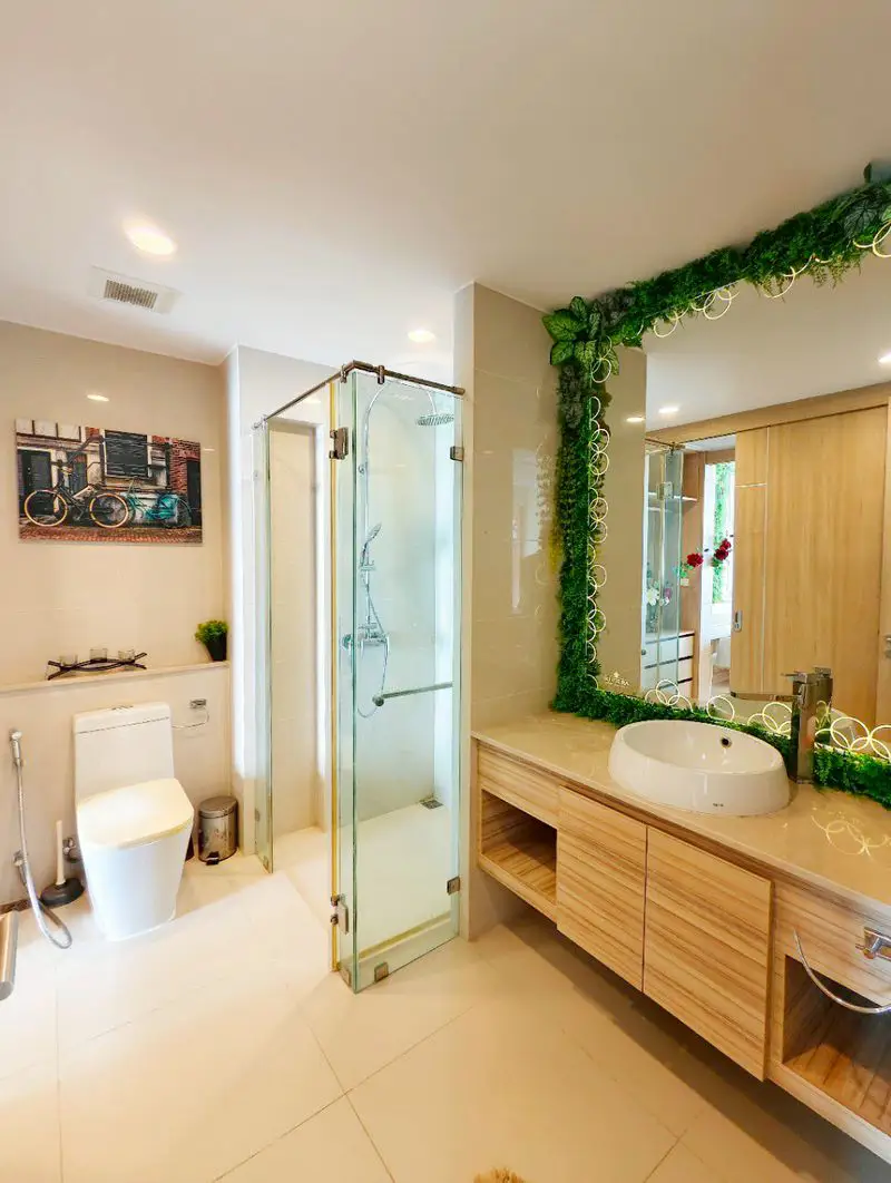 2 bed condo wongamat at the  best location of Pattaya in the Wong Amat area. Easy to North Pattaya Road in 2 minutes to Wong Amat Beach.