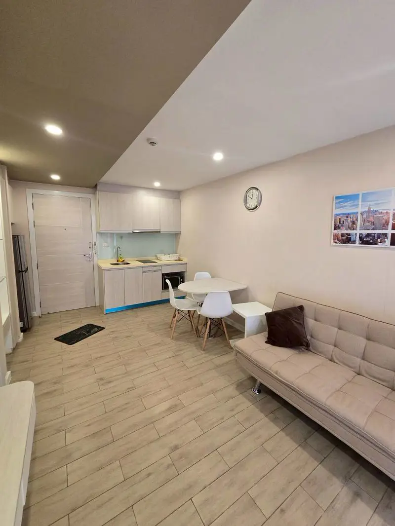  1 bed condo near Jomtien beach at Seven Seas with tropical gardens and a giant lagoon swimming pool steam room etc