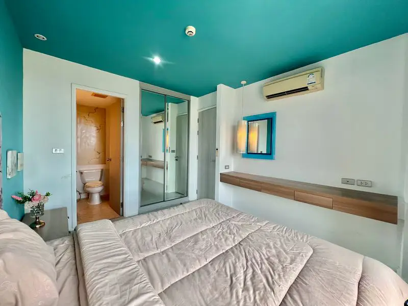 2 bed Condo Jomtien at Atlantis located close to major landmarks   a model beach, waterfall curtain pool, river bridge, giant ship, or a children's water park. There is also a jacuzzi