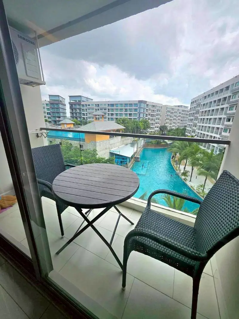 1 bed condo Jomtien for rent with underground parking . Luxurious open-air lobby areas, a fully-equipped gymnasium suite, and a relaxing massage and spa service