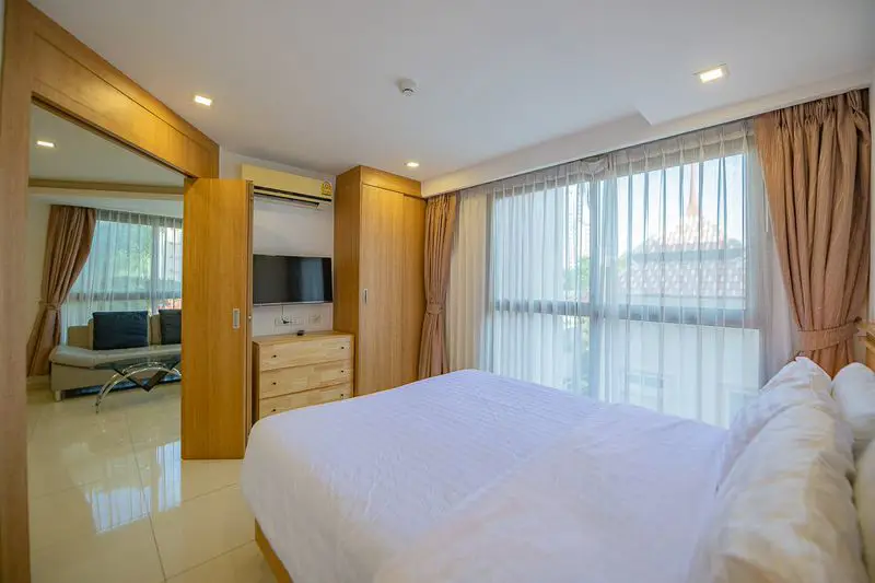 City Garden Pratumnak 1 Bedroom  Condo with restaurants, communal pool, fitness center , sauna, spa, charming steam room, and Jacuzzi. located close to U-Tapao-Rayong-Pattaya International Airport.