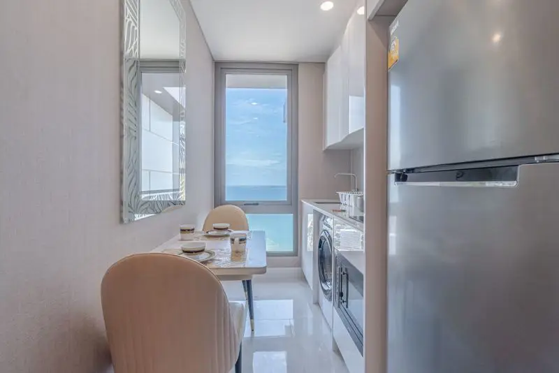 1 bed condo Copacabana Jomtien at Bang Lamung, Pattaya has the following facilities: Swimming pool, Gym, Internet, Security, Car park, Garden, Sauna, Children's area and Elevator.