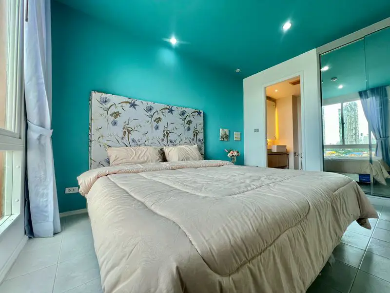 2 bed Condo Jomtien at Atlantis located close to major landmarks   a model beach, waterfall curtain pool, river bridge, giant ship, or a children's water park. There is also a jacuzzi