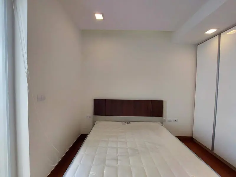 2 bed condo at Palm beachfront condominium with sea views of Pattaya Golf, and  beach frontage.  fully furnished with the balcony for panoramic sea view