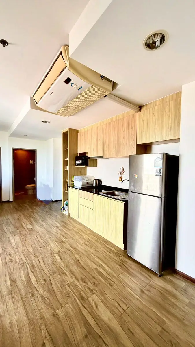 Treetops Pattaya Condo for sale  Sky Garden Rooftop Infinity Pool Rooftop Shallow Pool Fully Equipped Sky Gym Outdoor BBQ Area Sundecks and Shaded Areas Landscaped Tropical Gardens 24 Hour Security