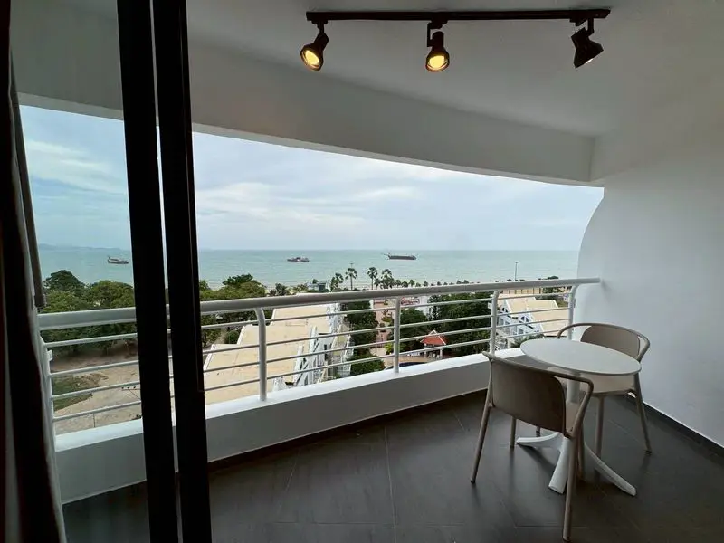 Metro-Jomtien Condotel for sale a condo located in a prime location next to the Jomtien Beach