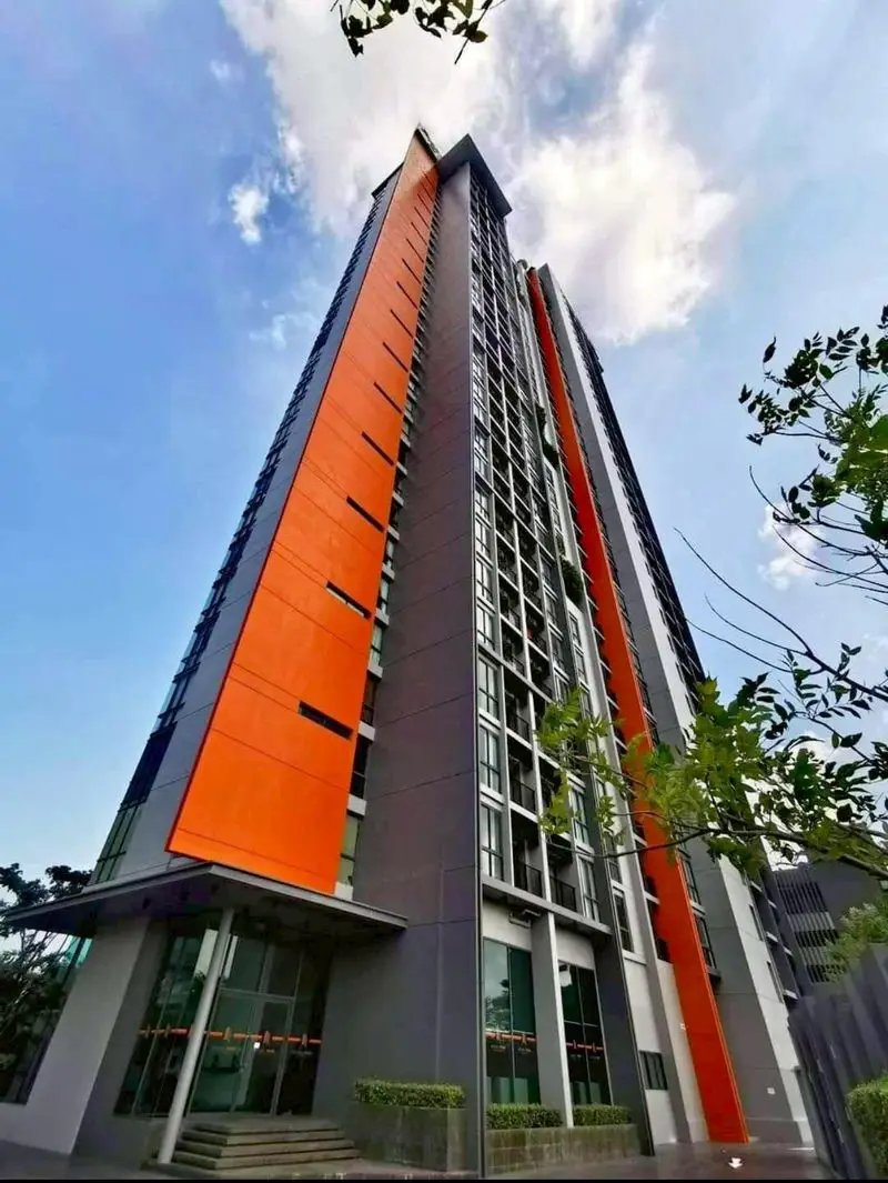 Posh Condo Studio for sale