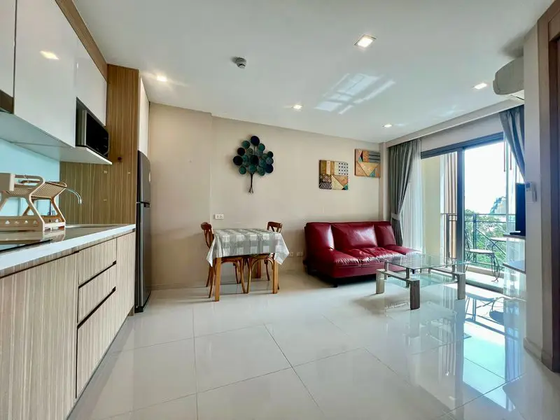1 bed sea view condo at City Garden Tropicana is in a prime location, overlooking the serene Wong Amat Beach  close to Pattaya Beach.