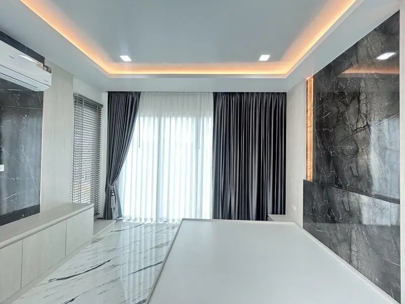 Jomtien Pool Villa 3 Bedroom  2 Floor Big Living room European Kitchen Thai Kitchen with laundry area