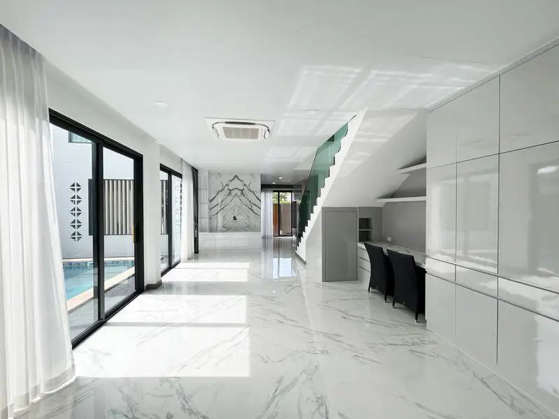 Jomtien Pool Villa 3 Bedroom  2 Floor Big Living room European Kitchen Thai Kitchen with laundry area