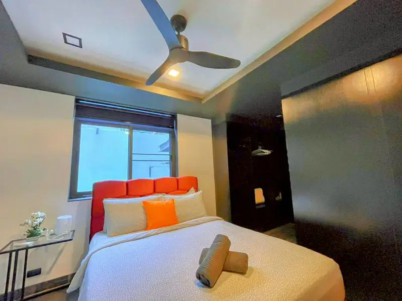 5 bed Pool Villa Pratumnak  ultra-modern and offers 2 separate apartments with 2 and 3 bedrooms each.