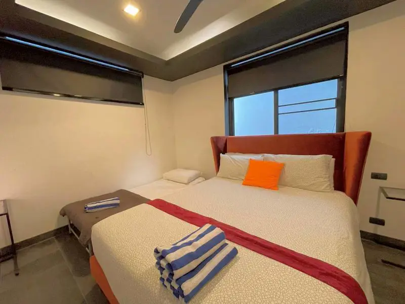 5 bed Pool Villa Pratumnak  ultra-modern and offers 2 separate apartments with 2 and 3 bedrooms each.