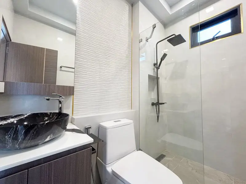 Jomtien Pool Villa 3 Bedroom  2 Floor Big Living room European Kitchen Thai Kitchen with laundry area