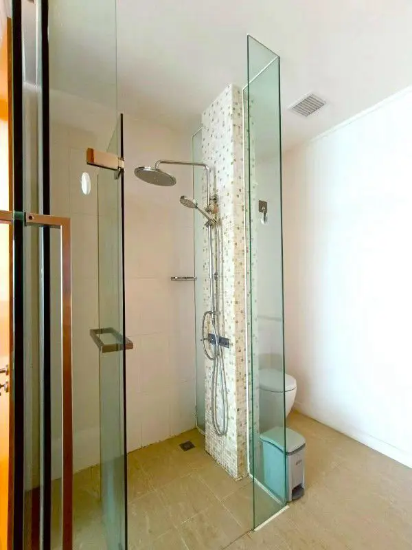 Northpoint Wongamat - Pattaya 1 Bedroom condo shower