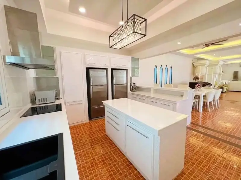 Jomtien Palace - Large Plot -3 Bedrooms - for sale and for rent