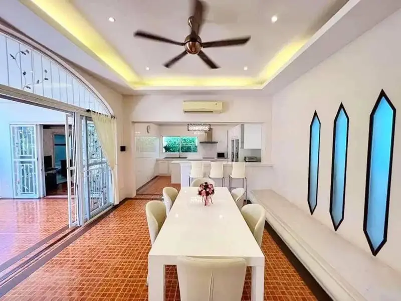 Jomtien Palace - Large Plot -3 Bedrooms - for sale and for rent