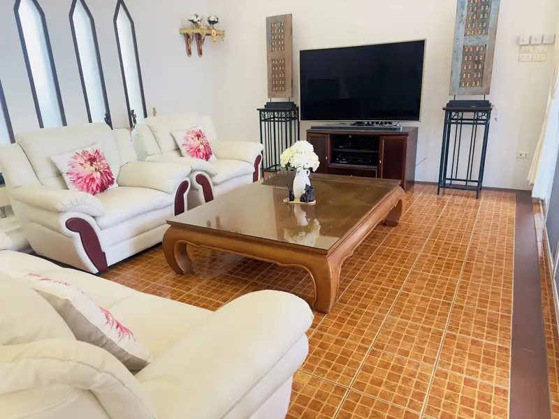 Jomtien Palace - Large Plot -3 Bedrooms - for sale and for rent