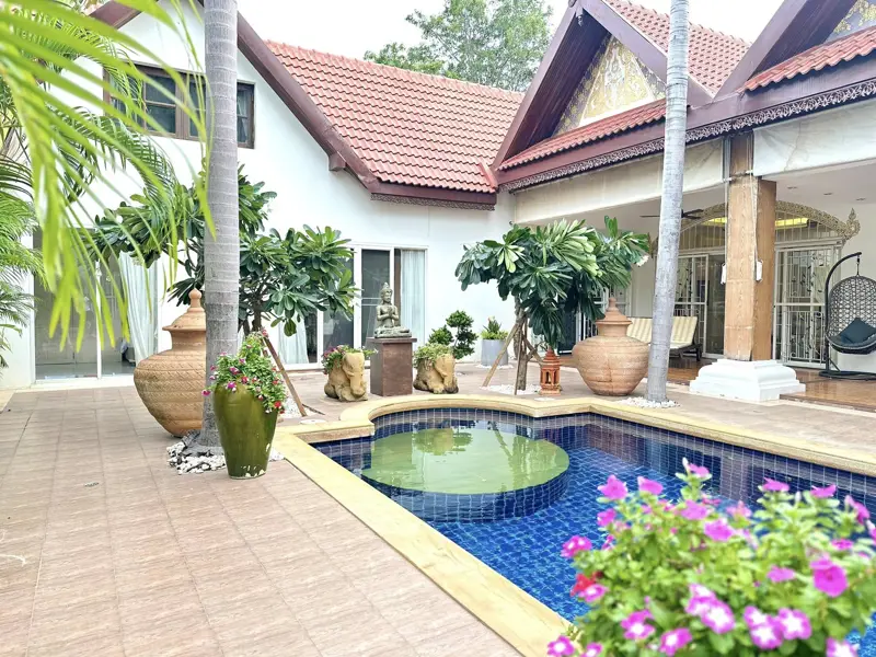 Jomtien Palace - Large Plot -3 Bedrooms - for sale and for rent