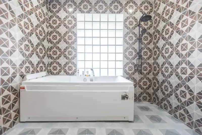 Pool villa for rent, location Mabprachan  Area size 3,600 SQM  Number of 4 bedrooms, 4 bathrooms