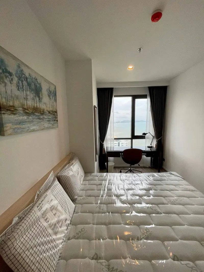 Aeras Condo Jomtien 2 bed for sale  is a luxury beachfront condominium near Jomtien Beach.  360-degree overlooking with wonderful Pattaya Bay and Pattaya views