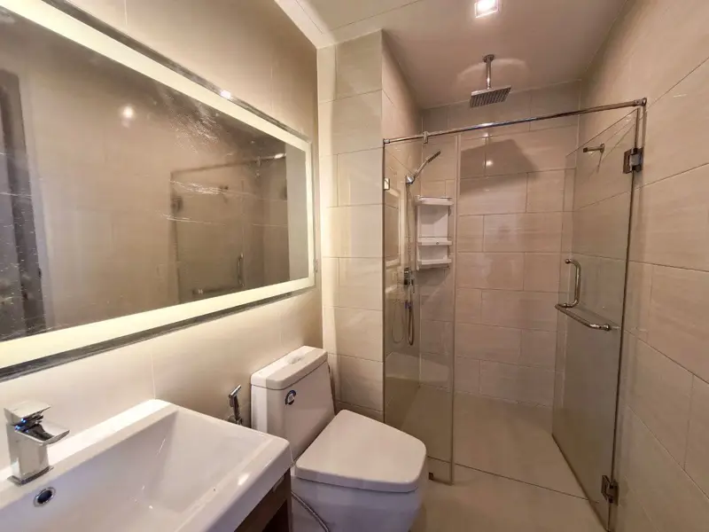 Aeras Condo Jomtien 2 bed for sale  is a luxury beachfront condominium near Jomtien Beach.  360-degree overlooking with wonderful Pattaya Bay and Pattaya views