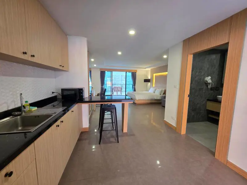 Studio and 1 bedroom Pratumnak Soi 4 for rent