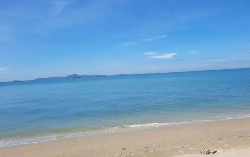 3 bed Duplex sea view beach side condo for sale in central Pattaya