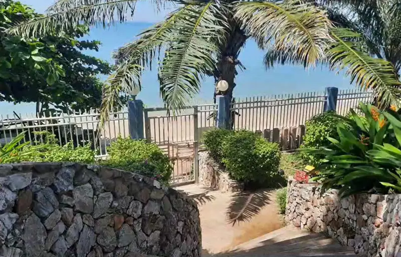 3 bed Duplex sea view beach side condo for sale in central Pattaya