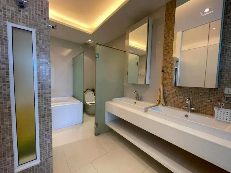 The Sanctuary Condominium 2 bed Condo for sale at luxurious, beachfront condominium project located at the far north end of Wongamat Beach