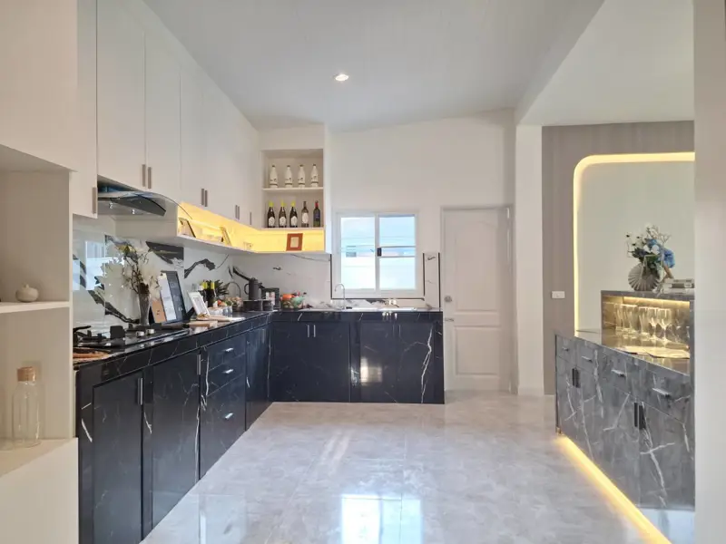 Maneeya Village, Chaiyaphruek 2 -3 Bedroom for rent
