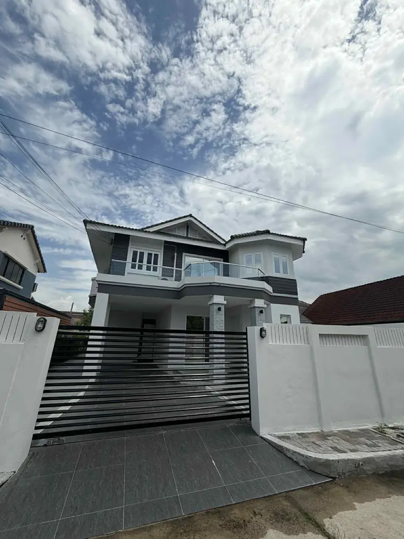 Suk Aim Garden Home Village, Naklua Pattaya 3 Bedroom for saleLand size: 348 Sq.M. / Living area: 242 Sq.M.  • 3 Bedrooms, 2 Bathrooms  • Private swimming pool (3x5 meters)