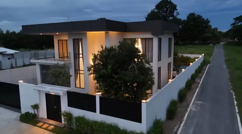 Mabrachan Lake Pool villa 4 Bedrooms – All with private en-suite bathrooms   • 1 Maid’s Room   • 6 Bathroom