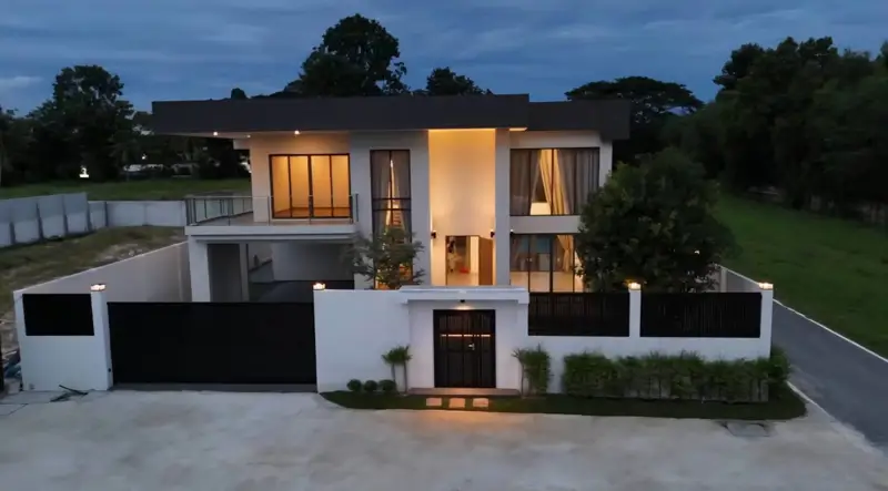 Luxury Designer Home Mabprachan Lake 4 Bedroom for sale