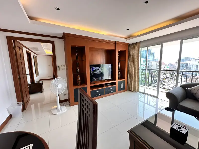 Tara court condo Pratumnak 1 Bedroom for sale with views of Pattaya City. with  a gym, a swimming pool, a garden, a parking lot, a 24-hour security system with CCTV, etc.