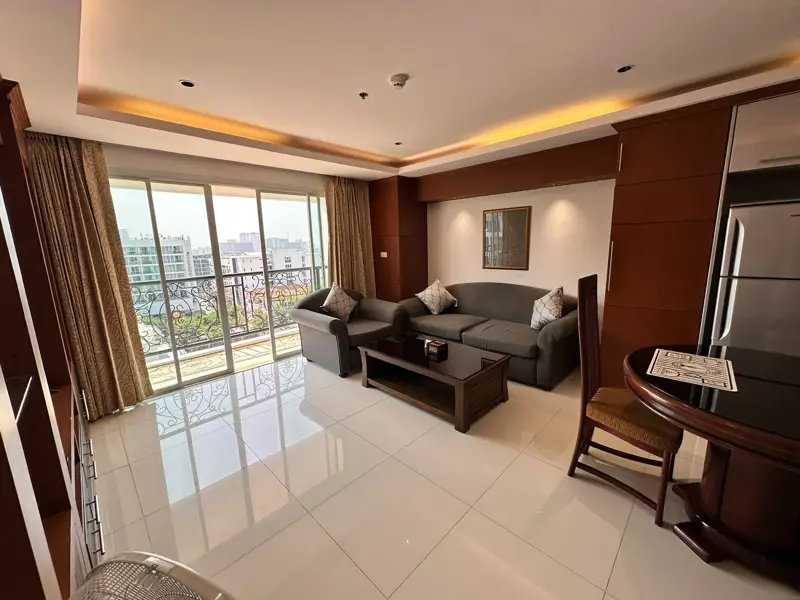 Tara court condo Pratumnak 1 Bedroom for sale with views of Pattaya City. with  a gym, a swimming pool, a garden, a parking lot, a 24-hour security system with CCTV, etc.