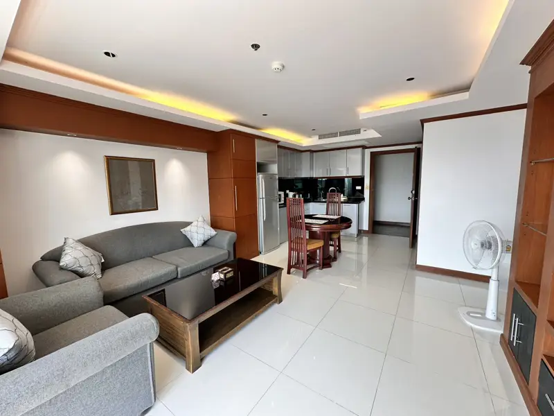 Tara court condo Pratumnak 1 Bedroom for sale with views of Pattaya City. with  a gym, a swimming pool, a garden, a parking lot, a 24-hour security system with CCTV, etc.