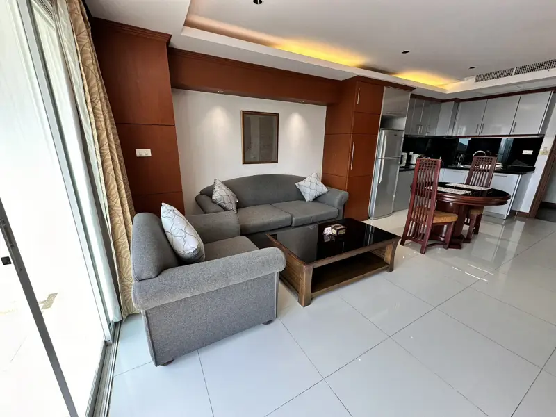 Tara court condo Pratumnak 1 Bedroom for sale with views of Pattaya City. with  a gym, a swimming pool, a garden, a parking lot, a 24-hour security system with CCTV, etc.