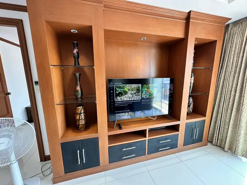 Tara court condo Pratumnak 1 Bedroom for sale with views of Pattaya City. with  a gym, a swimming pool, a garden, a parking lot, a 24-hour security system with CCTV, etc.