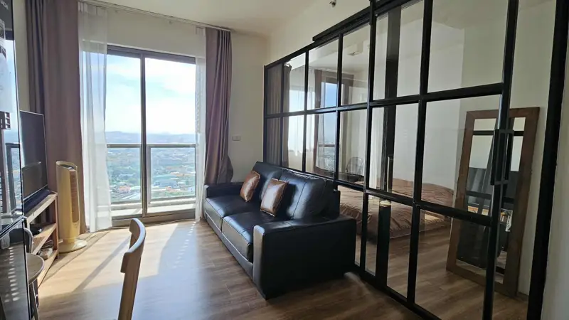 Unixx South Pattaya 1 Bedroom for rent at high-rise condominium on an exclusive location near Pratumnak Hill, views of Bali Hai Cape to Pattaya Beach. Located in the heart of Pattaya,
