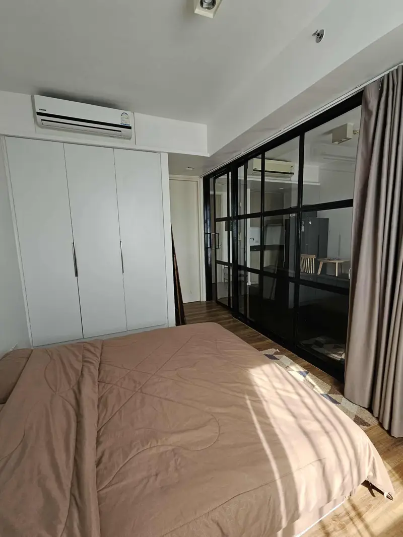 Unixx South Pattaya 1 Bedroom for rent at high-rise condominium on an exclusive location near Pratumnak Hill, views of Bali Hai Cape to Pattaya Beach. Located in the heart of Pattaya,