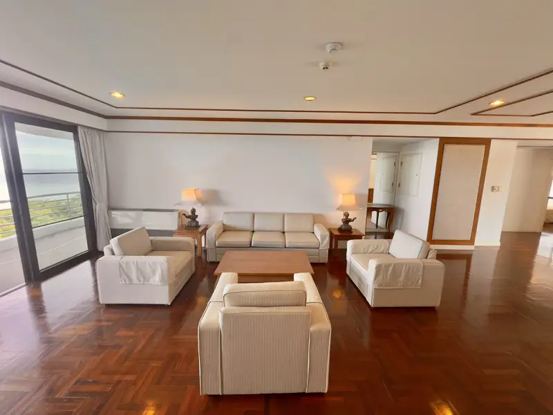 Royal Cliff Tower 3 Bedroom for rent